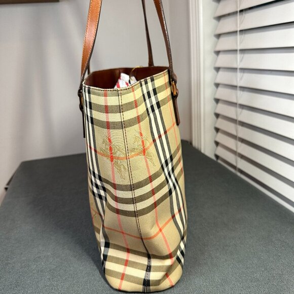 🎀 BURBERRY CANVAS TOTE - CLASSIC PLAID BEIGE 🎀 - Picture 6 of 10